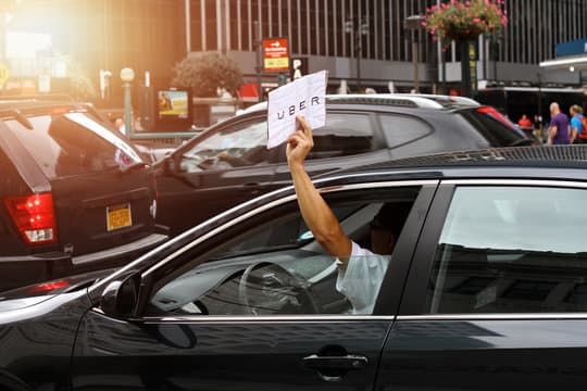 Uber and Traditional Taxis Clash Over Mexico City Streets